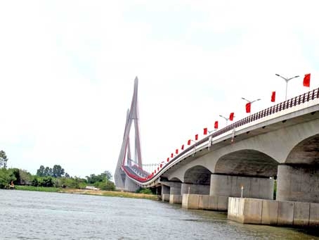 Hoành tráng cầu Cần Thơ