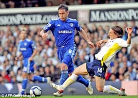 Chelsea nặng gánh lo