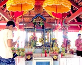 <i>Thác Côn </i>- <br>
Lễ hội độc đáo của đồng bào Khmer Sóc Trăng