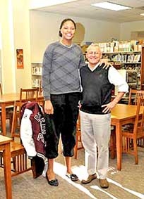 Thiếu nữ cao nhất thế giới