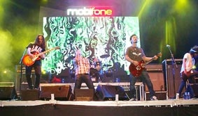 Tây Đô "bốc" cùng "bão rock"