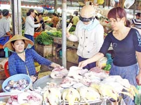 Giá giảm và bình ổn