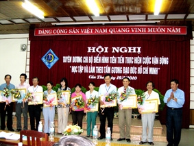 Nhiều hoạt động kỷ niệm 120 năm ngày sinh Chủ tịch Hồ Chí Minh