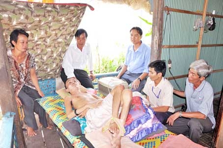 Xin hãy cứu giúp thầy Hiếu!