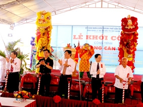 Khởi công xây dựng công trình
kè sông Cần Thơ