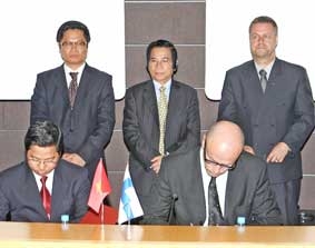 Chủ tịch nước Nguyễn Minh Triết dự Diễn đàn Doanh nghiệp Việt Nam - Phần Lan