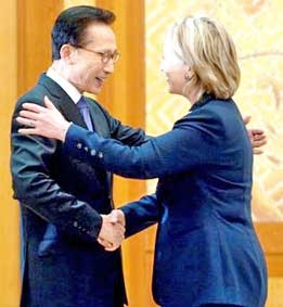 Bà Clinton trở lại Seoul để làm gì?