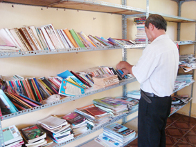 Đọc để "về với đời"