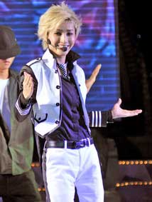 "Sửa chữa khuyết điểm" hay thách thức dư luận?