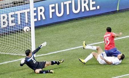 <img hspace=5 src="/img_post/2317/logoworldcup.jpg" align=left border=0>CHILE - HONDURAS: 1 - 0<br>
<i>Chiến thắng của bóng đá tấn công</i>