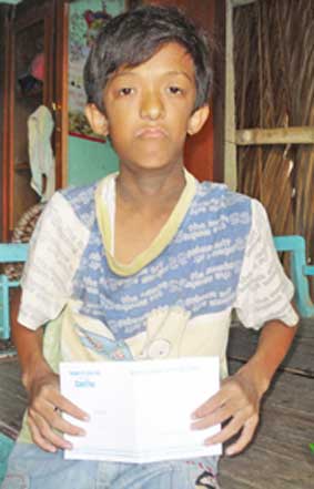 Trao tiền từ thiện