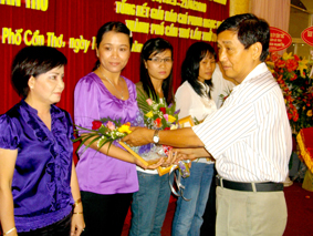 Họp mặt kỷ niệm 85 năm ngày Báo chí Cách mạng Việt Nam và Tổng kết Giải Báo chí Phan Ngọc Hiển TP Cần Thơ lần thứ IV