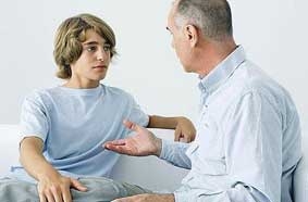 Hạnh phúc hơn khi 
trò chuyện với cha