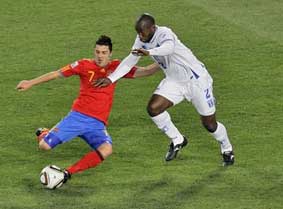 <img hspace=5 src="/img_post/2317/logoworldcup.jpg" align=left border=0>TÂY BAN NHA HONDURAS: 2-0<br>
<i>“Bò tót” quá phung phí cơ hội</i>