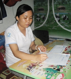 Trao tiền từ thiện