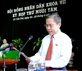 Kinh tế - xã hội thành phố tiếp tục ổn định và phát triển, nhưng vẫn còn nhiều khó khăn, thách thức