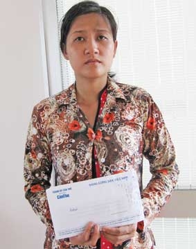 Trao tiền từ thiện