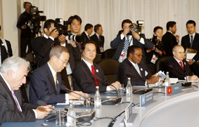 Thủ tướng Nguyễn Tấn Dũng tham dự phiên họp với các trưởng đoàn G-20