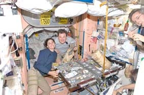 Không có chỗ cho “chuyện ấy” trên ISS