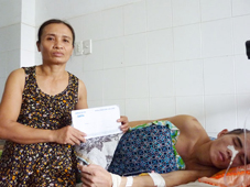 Trao tiền từ thiện