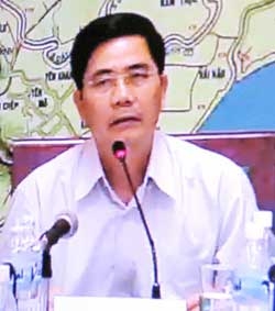 ÔNG CAO ĐỨC PHÁT, BỘ TRƯỞNG BỘ NÔNG NGHIỆP - PHÁT TRIỂN NÔNG THÔN, KIÊM TRƯỞNG BAN CHỈ ĐẠO PHÒNG CHỐNG LỤT BÃO TRUNG ƯƠNG: <br><i>Chính quyền cơ sở cần giúp người dân chủ động ứng phó với động đất, sóng thần</i>