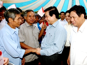 Chủ tịch nước Nguyễn Minh Triết thăm và làm việc tại tỉnh Tuyên Quang