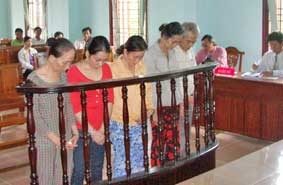 Hám lợi, cùng nhau phạm tội