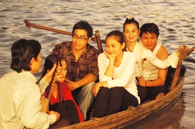 Bài "tình ca" nhạt nhòa