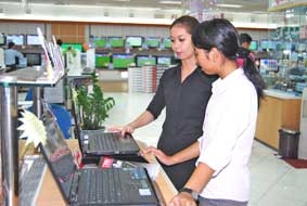 Laptop đang chiếm ưu thế
