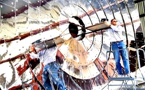 Xe hơi chạy bằng nắng và CO<sub>2</sub>