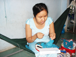 Trao tiền từ thiện