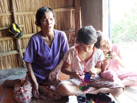 Mong đời các con không phải khổ...!