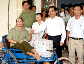 Những cố gắng của người có công với cách mạng xứng đáng được tôn vinh, trân trọng