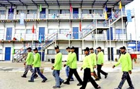 Singapore cần ít nhất 100.000 
lao động nước ngoài