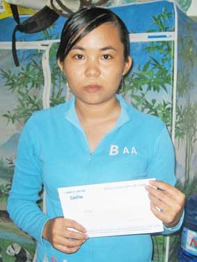 Trao tiền từ thiện