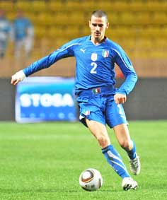 HLV Del Neri tái thiết “Bà đầm già”