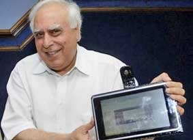 Ấn Độ phát triển máy tính bảng 35 USD