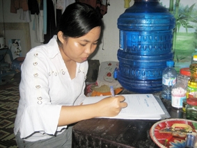 Trao tiền từ thiện