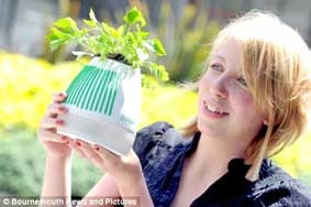 Chậu cây biết báo 
khi khát nước