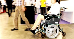 Nhật nhờ robot chăm sóc người già