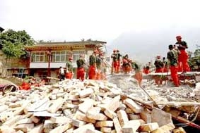 Hơn 1.700 người thiệt mạng và 
mất tích trong trận lở đất ở Cam Túc