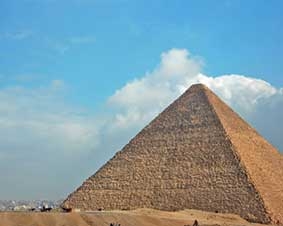 Khám phá kim tự tháp bằng robot