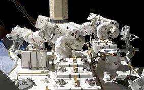 Phi hành gia yếu như người 80 tuổi