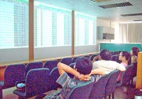 Thanh khoản kém, cổ phiếu đã tạo lập giá mới