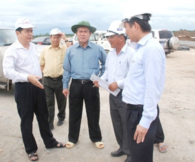 Lãnh đạo thành phố kiểm tra tiến độ các công trình chào mừng Đại hội đại biểu Đảng bộ thành phố lần thứ XII