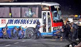 Bắn hạ kẻ bắt giữ con tin giữa Thủ đô Manila