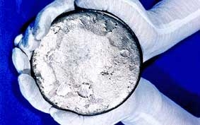 Mối nguy từ nạn buôn lậu uranium