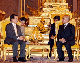 Chủ tịch nước Nguyễn Minh Triết hội kiến
với Quốc vương Norodom Sihamoni