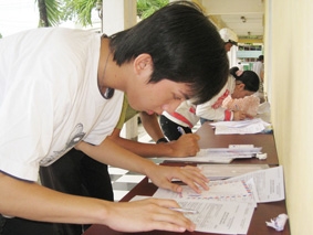 "Căn bệnh" hồ sơ, thí sinh "ảo"