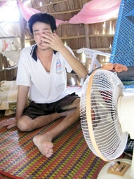 Mong có tiền trị bệnh để được sống nuôi con !